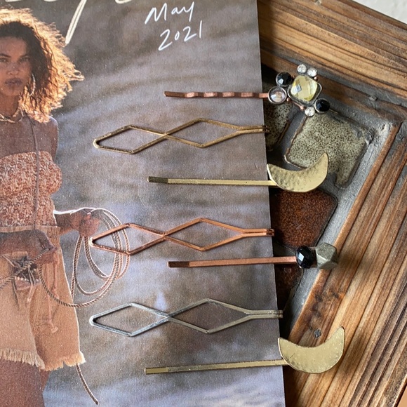 FP UO EB Accessories - BUNDLE FREE PEOPLE,URBAN, EARTHBOUND HAIR PINS🌼🌻